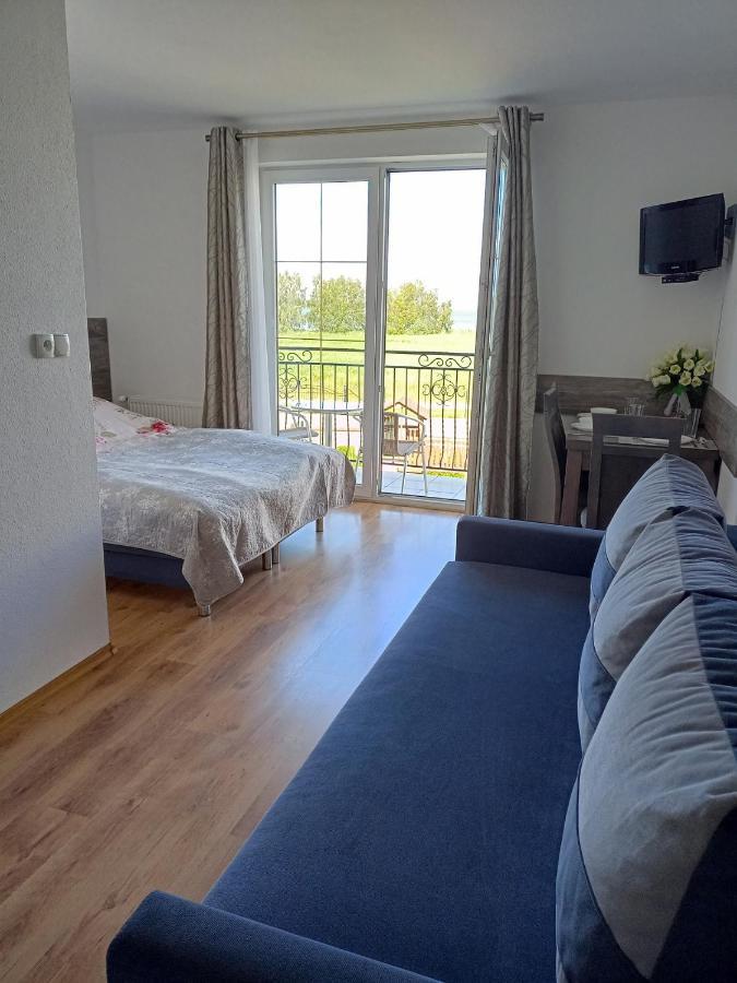 Villa Over Lake Mielno  Exteriör bild